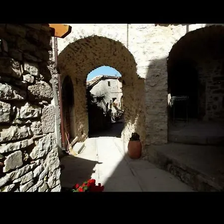 Le Case Dell'Arco - Monte San Vito Scheggino Exterior photo